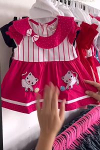 ชุดเดรสลายผีเสื้อ