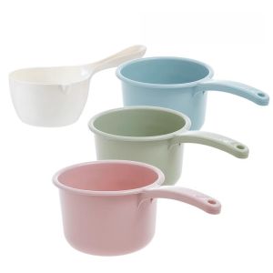 Thickened Plastic Water Scoop Old Style Long Handle for Kitchen Bathroom Baby Bathing Toilet Cleaning Durable Utility Tool
