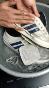 Eits Shoe Bright Cleaner Pembersih Sepatu / Pencerah Sepatu Canvas / Mesh Khusus Yang Berwarna Putih 100ml