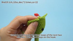 SG EmmAmy® DIY Crochet Kits Yarn Knitting Crochet Hook for Beginners Animal Dolls Crochet With Video Tutorials