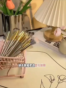 8 Piece Champagne gold eyeshadow brushes Professional soft bristlesefficient application