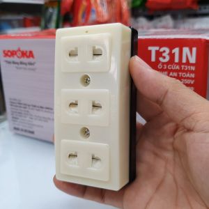 Ổ Cắm Điện Gắn Táp Lô 3 Lỗ Có Màn Che T31N SOPOKA