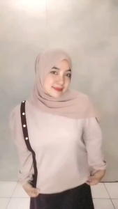 Hanifa One Set Knit Mix Warna Setelan Wanita BCB