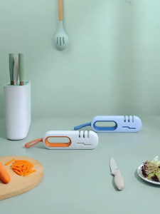 ที่ลับมีด 4in1 เครื่องลับมีดอเนกประสงค์ ลับง่าย มี 3ช่อง รุ่นตั้งโต๊ะแบบมีด้ามจับ ใช้ได้ทั้งมีดและกรรไกร ลับง่าย ปลอดภัย