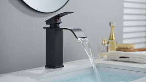 ก๊อกน้ำล้างหน้าผลิตน้ำตก หัวเดี่ยว สีดำแมตต์ อุณหภูมิร้อน-เย็น วาล์วเซรามิก สแตนเลส สำหรับอ่างล้างหน้า