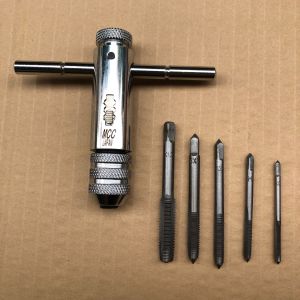 Taro ren chính hãng hiệu MCC gồm tay quay và 5 mũi ta rô rất tiện sử dụng