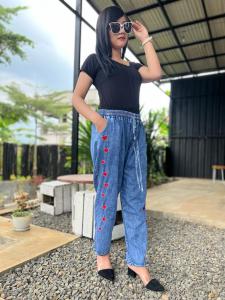 Celana Jeans Super Jumbo & Celana Jeans Sobek Wanita 7/9