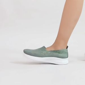 Dr. Kevin Sepatu Olahraga Sport Wanita Sneakers Rajut Slip On 559-011