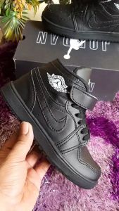 SEPATU ANAK LAKI-LAKI PEREMPUAN: SEKOLAH, SNEAKERS CASUAL, OLAHRAGA, DAN FASHION