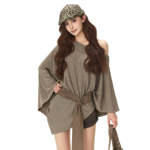 เสื้อยืดแขนยาวสไตล์ลำลอง CYNR ดีไซน์ดั้งเดิม ทรงหลวม ทรงยาวไม่สมมาตร พร้อมเข็มขัด คอเฉียง ผ้าโพลีเอสเตอร์ ฤดูใบไม้ผลิ 2025