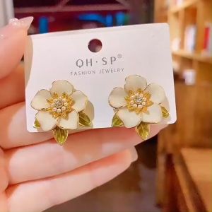 【Pharaoh🎀COD】Anting Bunga Mutiara Jarum Perak Anting-anting Wanita Temperamen Semua Cocok