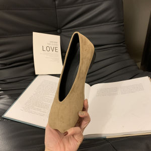 Low Heel Versatile Retro Bean Shoes Womens Footwear 2024 New Spring Autumn Winter Red Slip-On Grandmother Shoes Fashionable round Toe