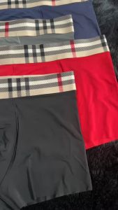 Boxer pria / celana dalam pria / boxer pria katun sutera es