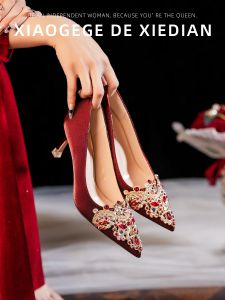 รองเท้าแต่งงานส้นสูงแบบจีนสีแดง Crystal Wedding Shoes รองเท้าแต่งงานแบบใส่ได้สองทางสำหรับผู้หญิง รองเท้าส้นบางแบบสวมสบาย