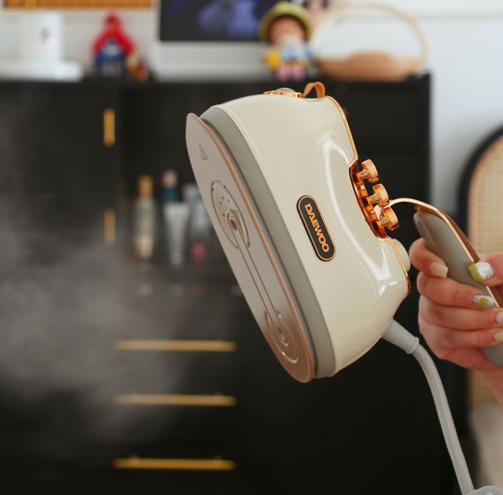 DAEWOO Handheld Steam Iron Garment Steamer Wrinkle Removal, Styling And
