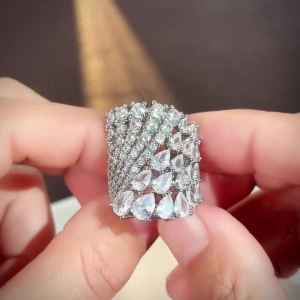 Huitan Luxury Geometric Women Ring Full Sparkling Round/Pear CZ Party Accessories Trendy Lady Noble Wedding Chic Jewelry Gift