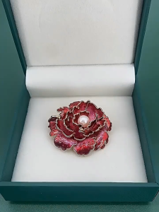Fashion Peony Brooch with Pearl Accents Gold Plated Floral Pin for Blazer & Top Versatile Statement Accessory