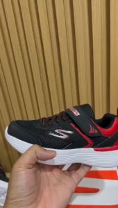 SEPATU ANAK LAKI-LAKI SEKOLAH SKECHERS GO RUN 400 V2 PREMIUM HITAM MERAH