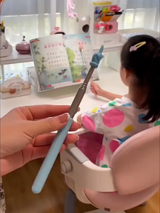 Gậy đọc chỉ bài giáo viên hình ngón tay rút gọn thanh chỉ bài dạy học cho trẻ em đọc bài