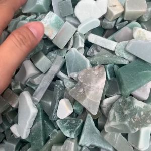 1 kg đá vụn rải nền thạch anh xanh đã đánh bóng dùng làm trang trí nhà cửa thanh tẩy decor ( đá thật không sử lý )