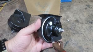 B.M HORN 12V OR 24V SNAIL HORN SUITABLE FOR ALL CAR LORRY TRUCK BUS