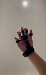 Finger Gripper Silicone Finger Exerciser Trainer with 6 Resistant Level Hand Wrist Band Strengthener