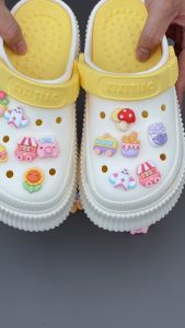 Set 14 Jibbitz Sticker Charm 3D chủ đề nón vàng DIY Mayto nhựa cứng gắn Dép Crocs Cross Dép Sục Cá Sấu JB-76