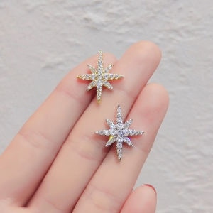 เข็มกลัดหน้าอกผู้หญิงที่สง่างามพร้อมโลหะผสมรูปแบบดาวฝังอัญมณีเทียมเครื่องประดับแฟชั่นชุบเงินและทอง