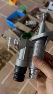 Bơm tay xe ô tô cô min 6102 6CT dùng cho xe ô tô đông phong 375 máy comin hàng cao cấp