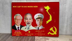 Tranh tráng gương Bác Hồ Bác Giáp Bác Trọng tranh in uv5D chất lượng cao bóng đẹp sắc nét.