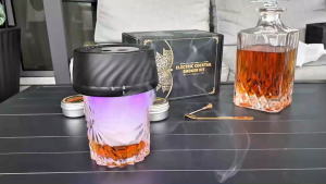 Electric whiskey smoking kit with 6 smoking wood pieces. Rechargeable cocktail smoker no butane gas required with built-in lighter. Classic bourbon whiskey smoking kit. Perfect as a Fathers Day/birthday gift for your father/husband.