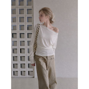 AUDISTY | Áo Thun Trắng Dài Tay Phong Cách Lyrical Ôm Sát Off-shoulder cho Nữ