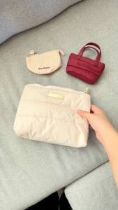 พร้อมส่ง Rare Beauty Powder Pouch Puffy Makeup Bag Puffy Tote กระเป๋าเครื่องสำอาง กระเป๋าจิ๋ว พวงกุญแจห้อยกระเป๋า