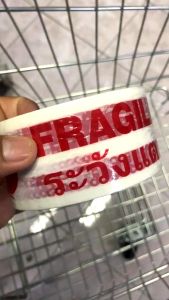 เทป OPP Louis Tape พิมพ์ลาย ระวังแตก FRAGILE ขนาด2นิ้วx45หลา (ราคา/ม้วน) | KKNT
