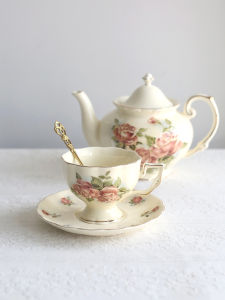 Retro European Court Style Ceramic Coffee Cup Gift Box with Gold-Decorated Classical Rose Design for Afternoon Tea And Red Tea