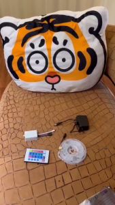 ไฟแต่งห้อง 2835/5050 ชนิดเส้น 5-15M ซึ่งเป็นไฟริบบิ้น RGB หรือไฟเส้น LED ห้อง วัตถุยั่น 35cm - 50cm สำหรับตกแต่งบ้าน