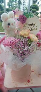 MOTHERS DAY BEAUTIFUL ACRYLIC BALL BOUQUET