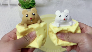 (DO72) ของเล่นบีบสกุชชี่ชีส รูปการ์ตูนหนูน่ารัก ช่วยบรรเทาความเครียด สําหรับเด็ก ของเล่น ปลอ