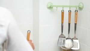 Gantungan Tempel Serbaguna: Solusi Gantungan Handuk & Baju Terbaik