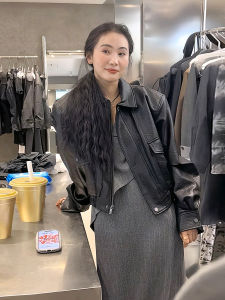 เสื้อแจ็คเก็ตหนัง PU สั้นสไตล์ย้อนยุคสไตล์อเมริกันสำหรับผู้หญิง ทรงสลิมฟิต เสื้อคลุมกันหนาวแบบลำลอง ฤดูใบไม้ผลิ 2024