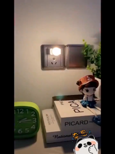 【 Free Gift 】Mini USB LED Night Light Lamps store Each package will only be given one as a gift ! The quantity is limited first come first served