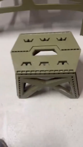 พลาสติก น้ําหนักเบาพร้อมที่จับสตูลพับได้  กลางแจ้ พับได้ เก้าอี้พับพลา เหมาะสำหรับตั้งแคมป์ กิจกรรมกลางแจ้ง