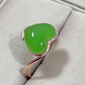 Montagne Jewelry 18k Pure Gold ring for women Love Heart Design Diamond Inset Fine Jewelry Natural 12x12mm Green Jade Ring