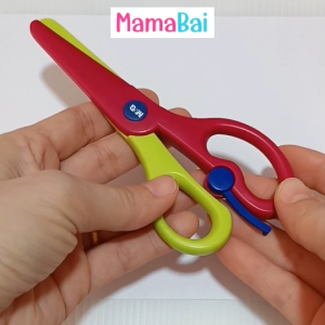 (MMB) M&G กรรไกรไร้คม สำหรับเด็ก ขนาด 5 นิ้ว ASS913D (สุ่มสี 1 ชิ้น) MamaBaiShop