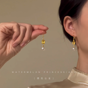 New Chinese Style Golden Earrings Womens Ethnic Ancient Fashion Horse Face Skirt Ear Decorations Geometric Pattern Alloy