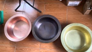 Chậu đồng đk 44cm gò tay thủ công cao 13cm nặng khoảng 2kg để ngâm chân Spa lau bàn thờ