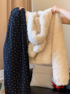 Korean Style Womens Lamb Fur Jacket And Jeans Two-Piece Set with Rabbit Ears Winter Fashion Ensemble Complete Set