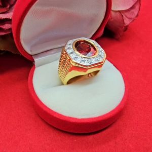 แหวนทองฝังพลอยล้อมเพชร พลอยสีโกเมน เสริมบารมี ชุบทอง 99% ทำจากทองเหลือง