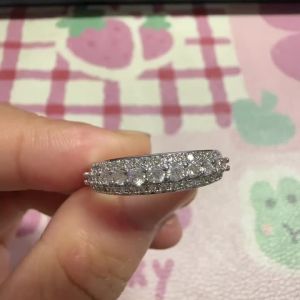 Huitan Silver Color Wedding Bands Bling Bling Cubic Zircon Ring for Women High Quality Simple Delicate Lady Ring Fashion Jewelry