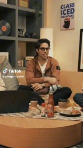 Jaket Distro Zipper Parasut Hitam SI Waterprooft - Outdoorr Jacket Pria Keren